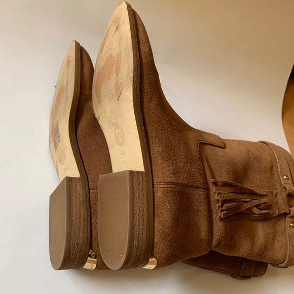 Like NEW Stylish Michael Kors Suede Boots with Tassel Size 9.5 - Picture 3 of 7